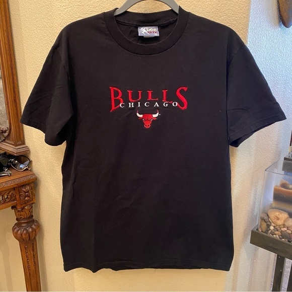 Vintage CHICAGO BULLS Embroidery Black T-Shirt Size Medium-Made in USA - Picture 1 of 5